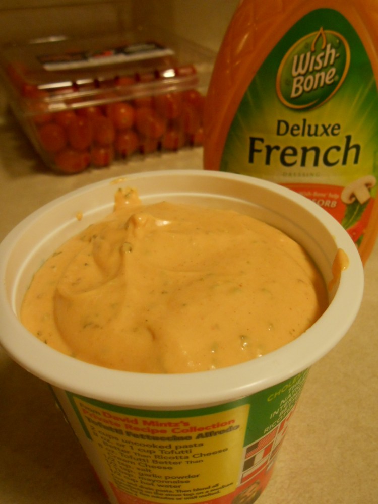 FRENCH TOFU SAUCE IN CONTAINER
