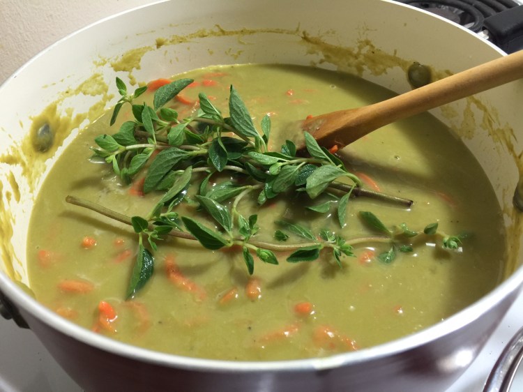 PEA & ASPARAGUS SOUP WITH SPIRAL CARROTS 1