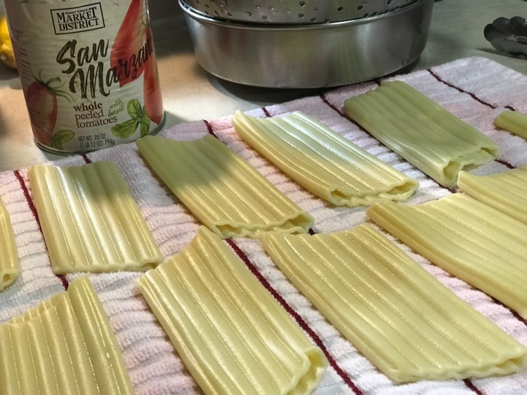 manicotti-pasta-tubes