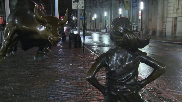 WALL STREET BULL AND FEARLESS GIRL