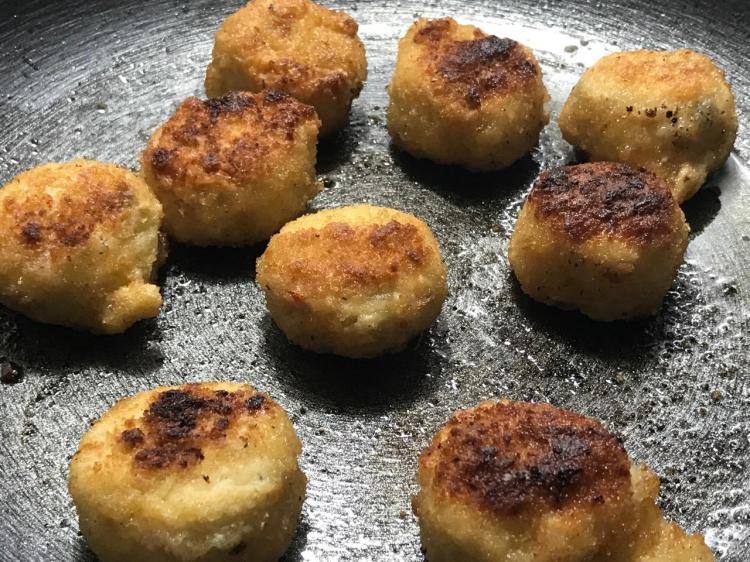 GARDEIN CRABLESS CAKES 2